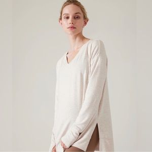 Coaster Luxe V-Neck Sweater | Size S